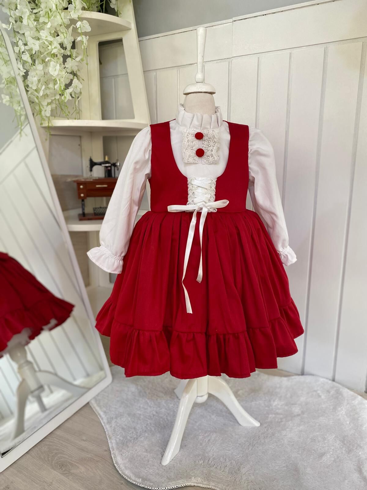 Margot Dantel Detaylı Vintage Kız Çocuk Elbisesi - Kırmızı