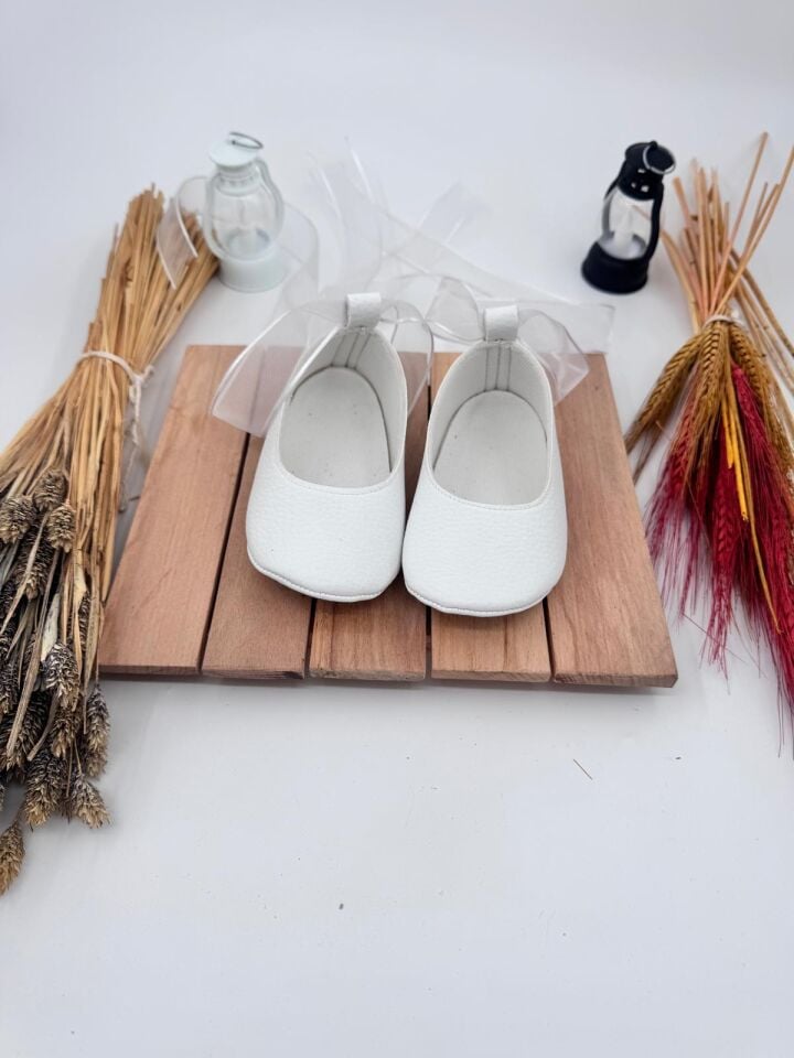 Minny Beyaz Babet Doğal Deri Bebek Makosen