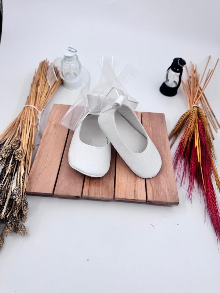 Minny Beyaz Babet Doğal Deri Bebek Makosen