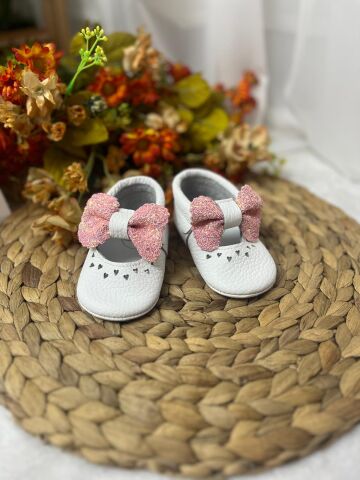 Minny Beyaz - Pembe Kelebek Doğal Deri Bebek Makosen