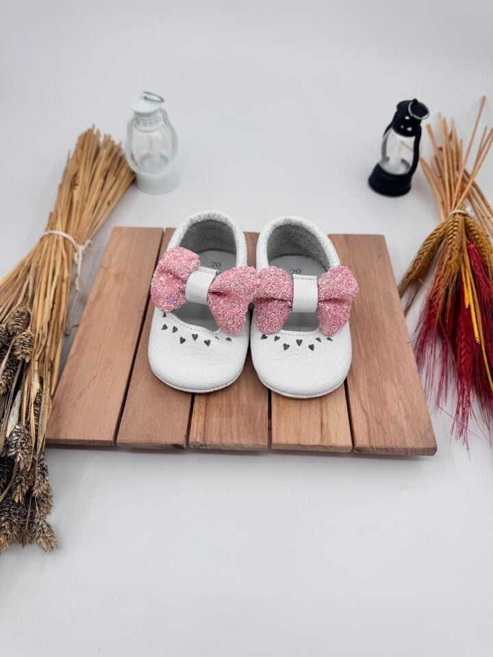 Minny Beyaz - Pembe Kelebek Doğal Deri Bebek Makosen