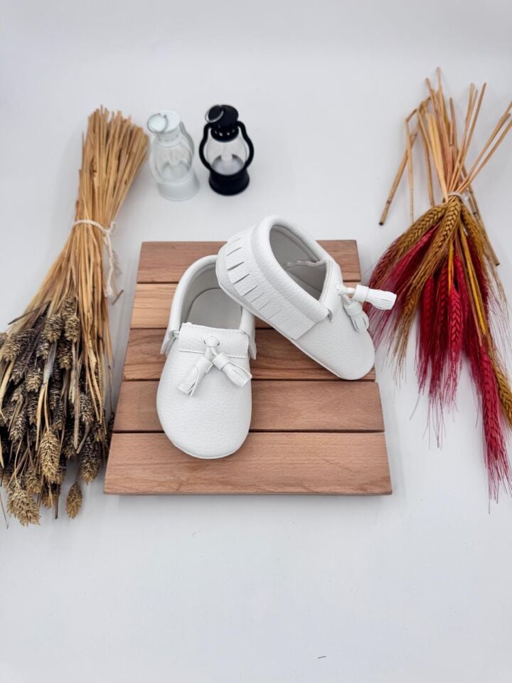 Tinny Beyaz Erkek Doğal Deri Bebek Makosen Püskül