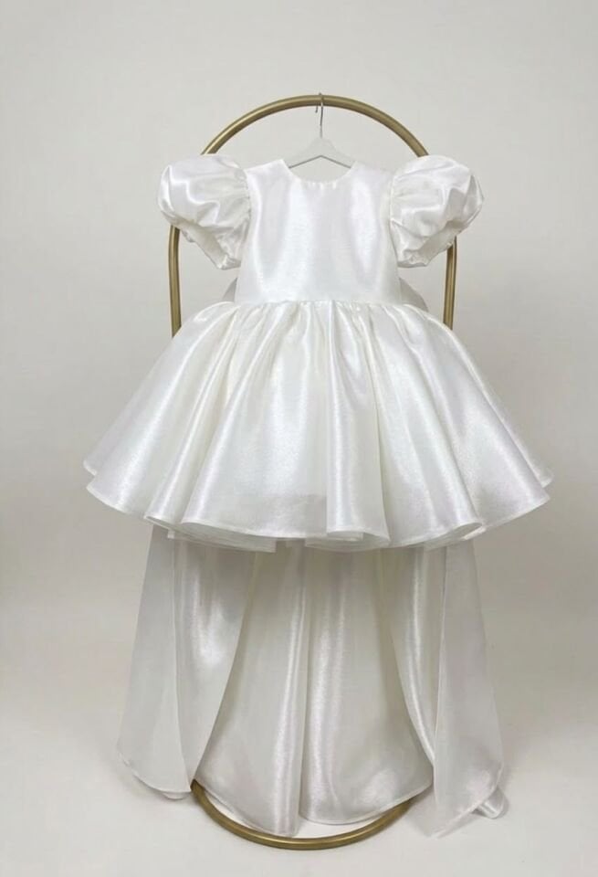 Annie Kız Çocuk Prenses Elbisesi – Beyaz Büyük Fiyonklu Kuyruk Detaylı Model Abiye