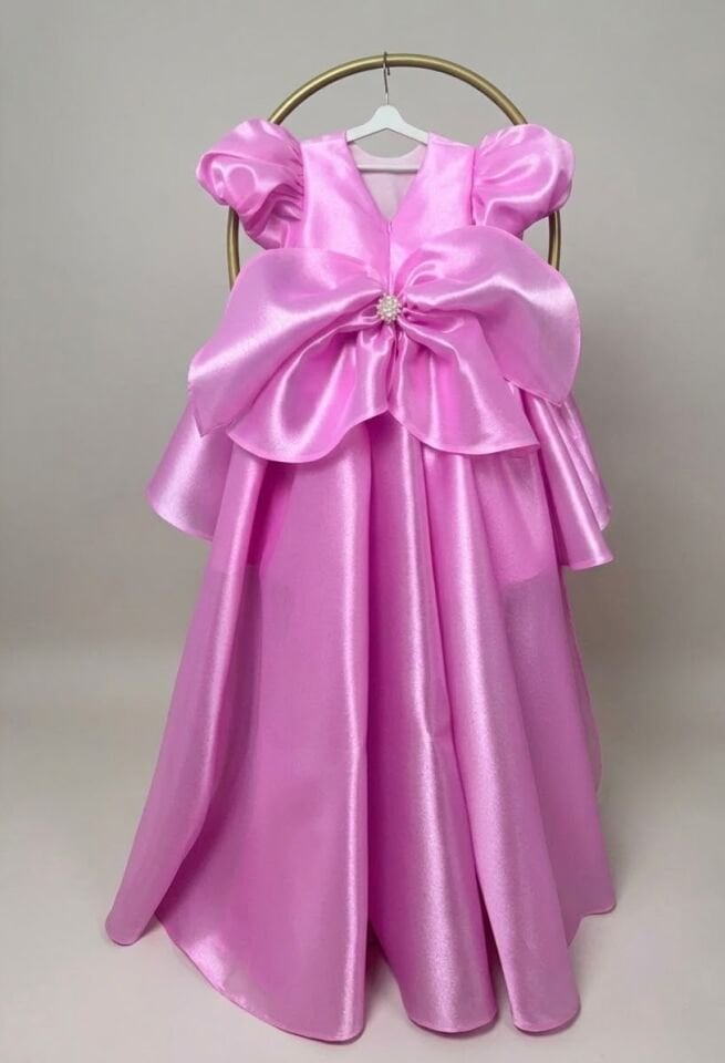 Annie Kız Çocuk Prenses Elbisesi – Pembe Büyük Fiyonklu Kuyruk Detaylı Model Abiye