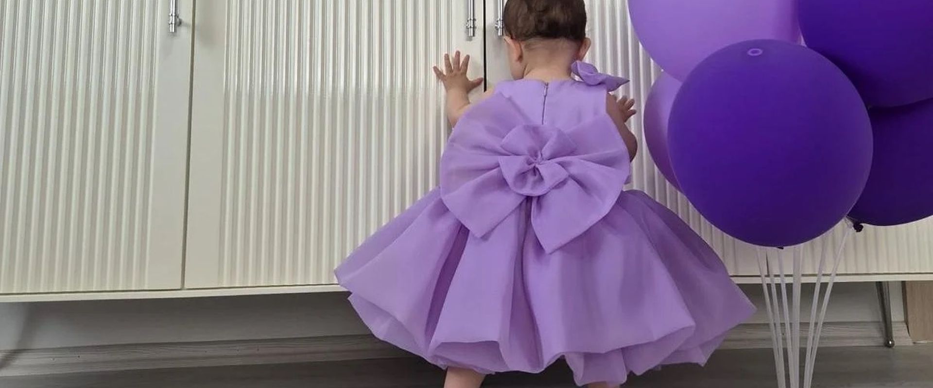 “Lila Kız Elbisesi”